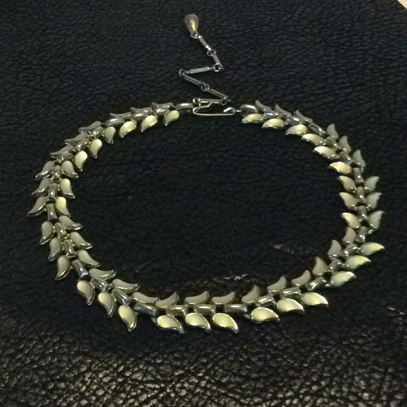 Vintage Jewelry - Unique Vintage Collar... 12 “